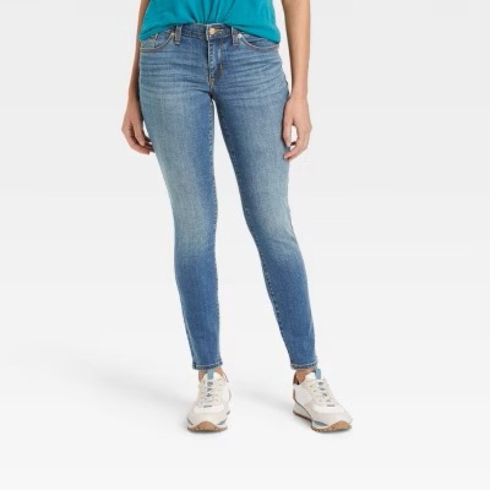 4 Long, Women's Mid-Rise Curvy Fit Skinny Jeans - Universal Thread™ Medium Wash